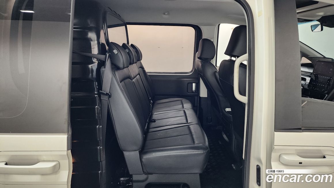 Hyundai Staria 2022