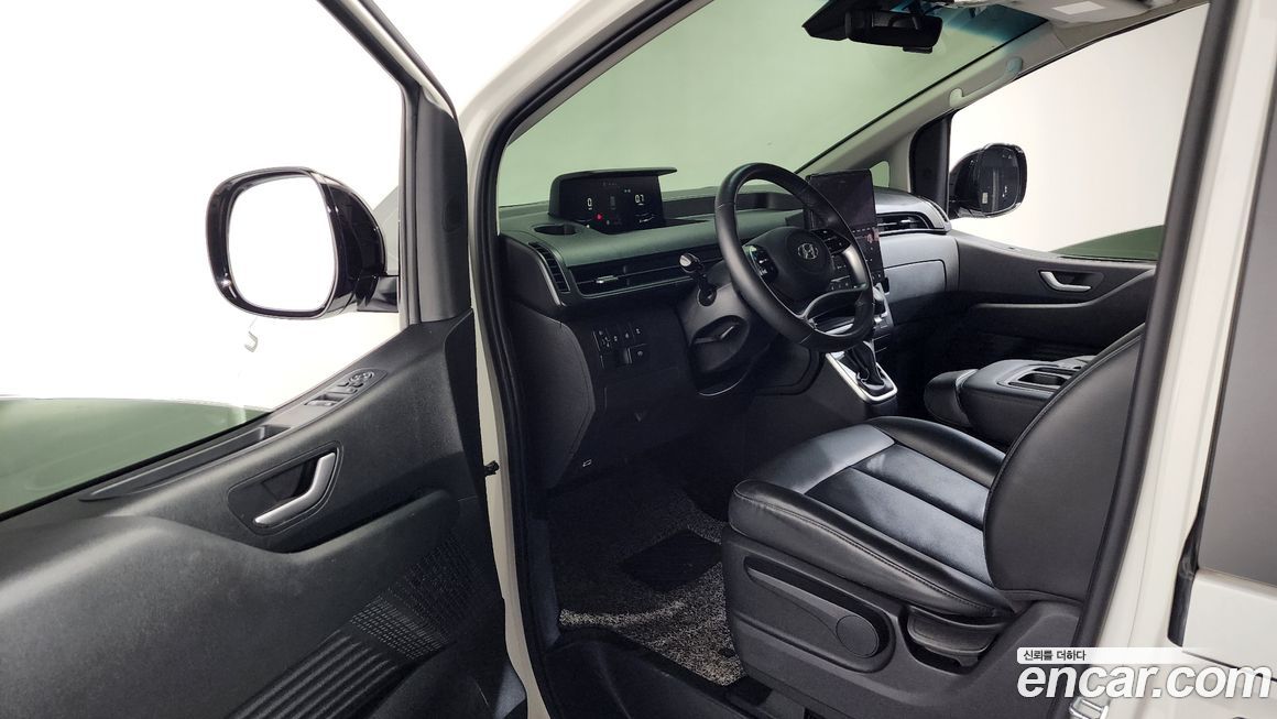 Hyundai Staria 2023