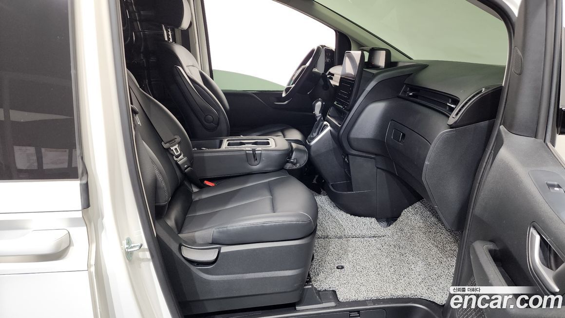 Hyundai Staria 2023