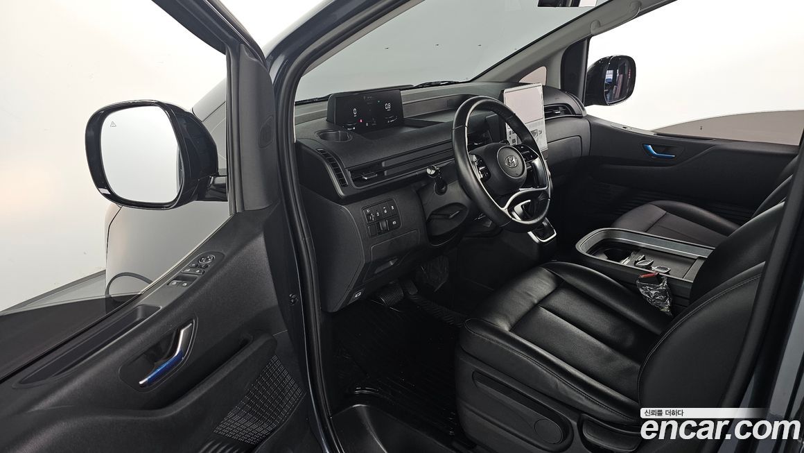 Hyundai Staria 2022