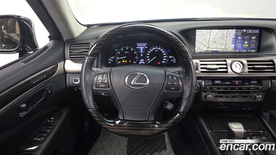 Lexus LS 2014