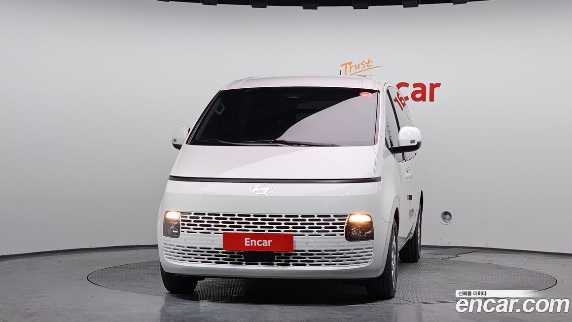 Hyundai Staria 2025