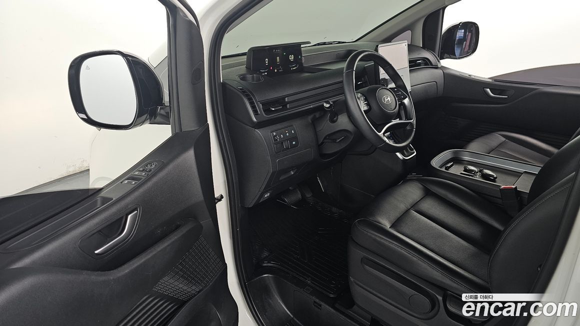 Hyundai Staria 2025