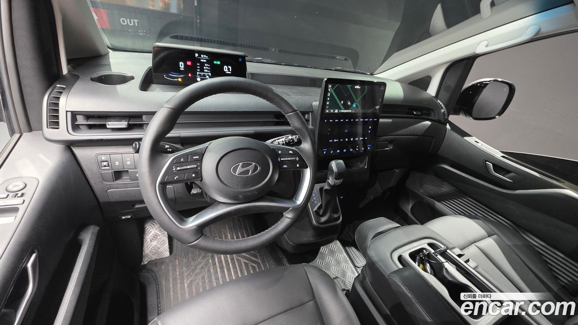Hyundai Staria 2025