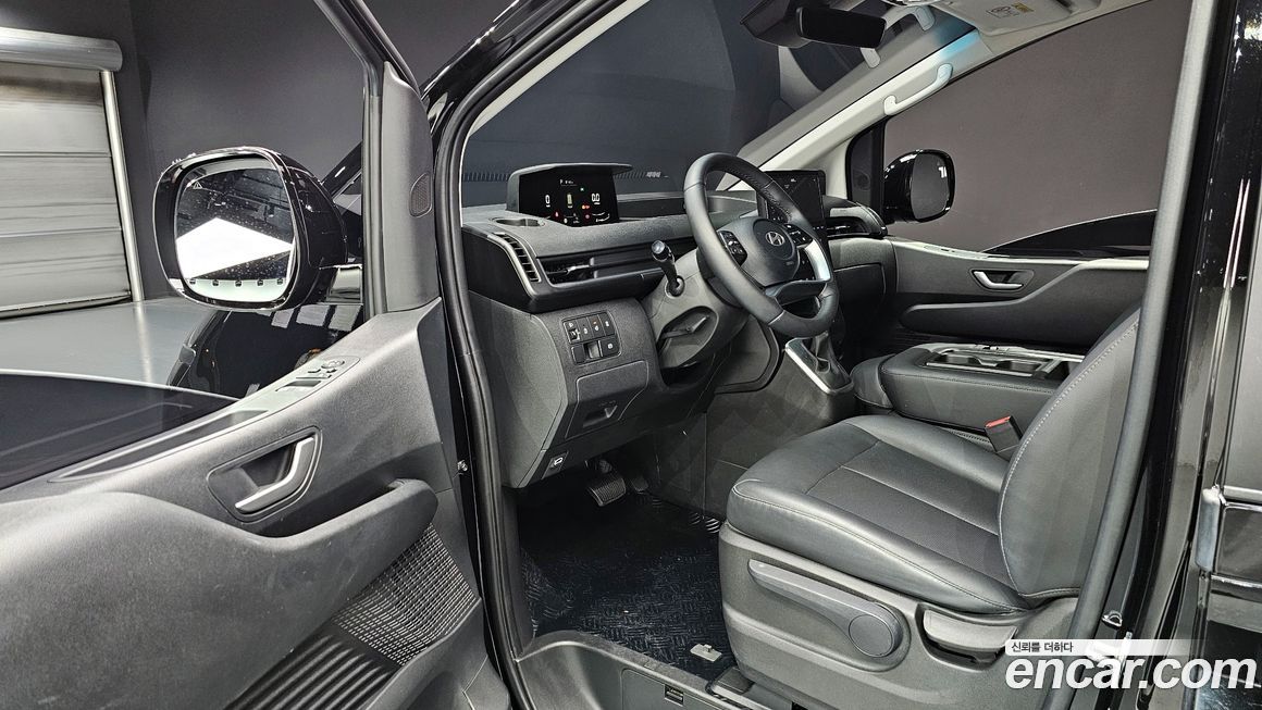 Hyundai Staria 2025