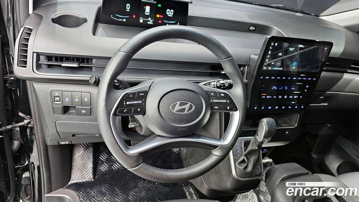 Hyundai Staria 2025