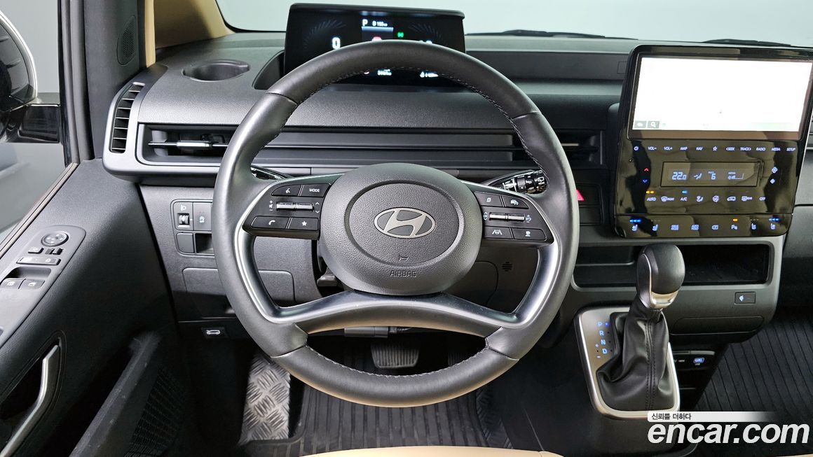 Hyundai Staria 2025