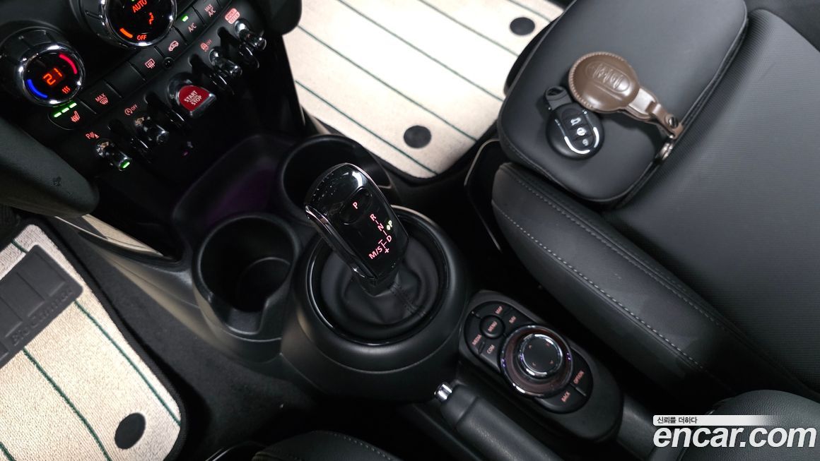 Mini Cooper Convertible 2024