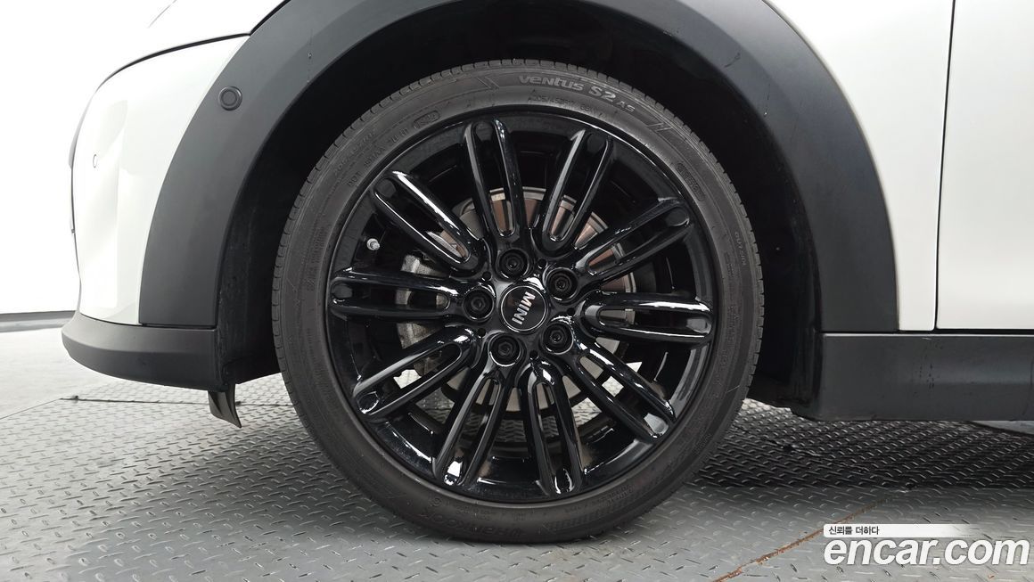 Mini Cooper Convertible 2024