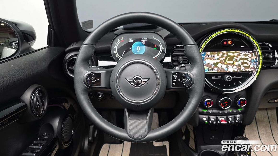 Mini Cooper Convertible 2024