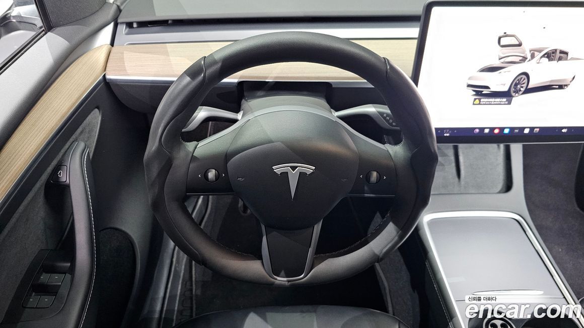 Tesla Model Y 2024