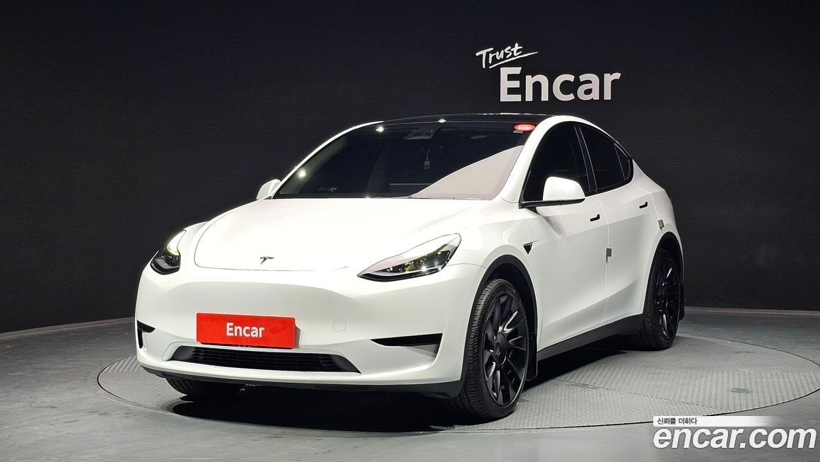 Tesla Model Y 2024