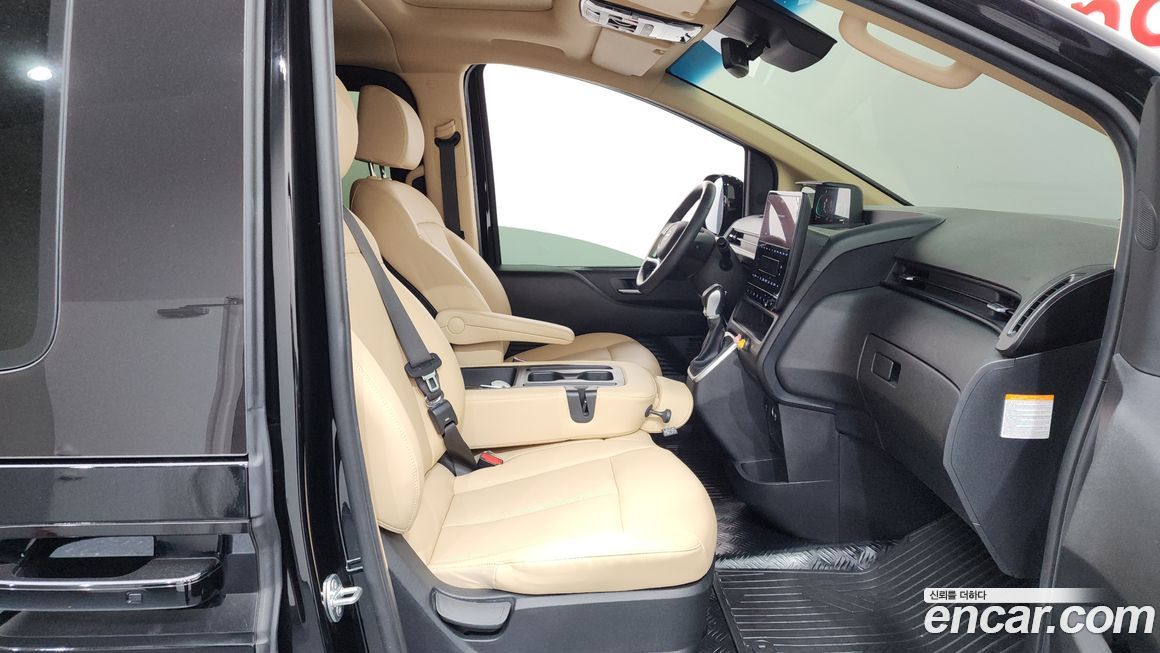 Hyundai Staria 2025