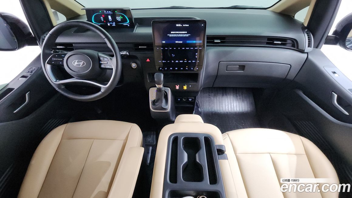 Hyundai Staria 2025