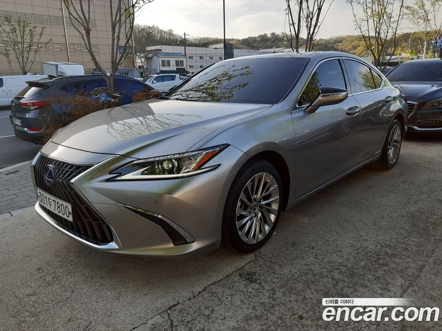Lexus ES 2022