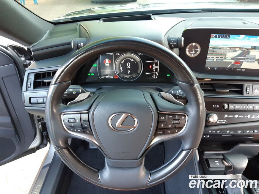 Lexus ES 2022