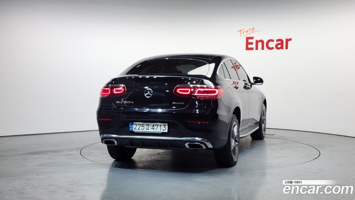 Mercedes-Benz GLC-Class 2021