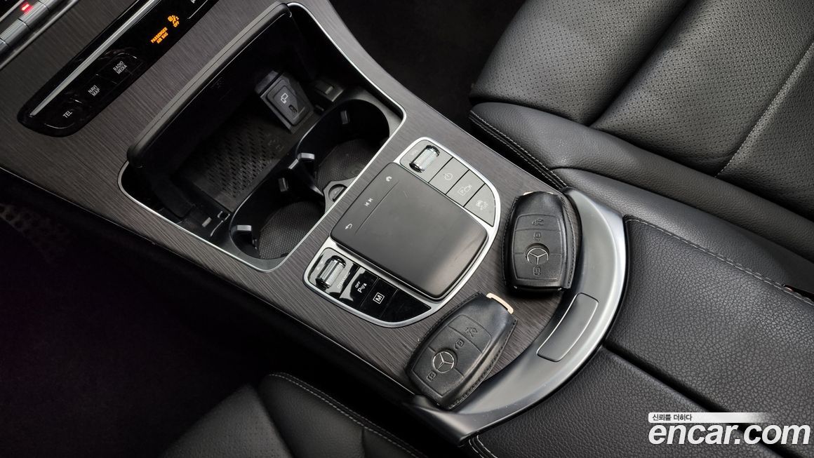 Mercedes-Benz GLC-Class 2021