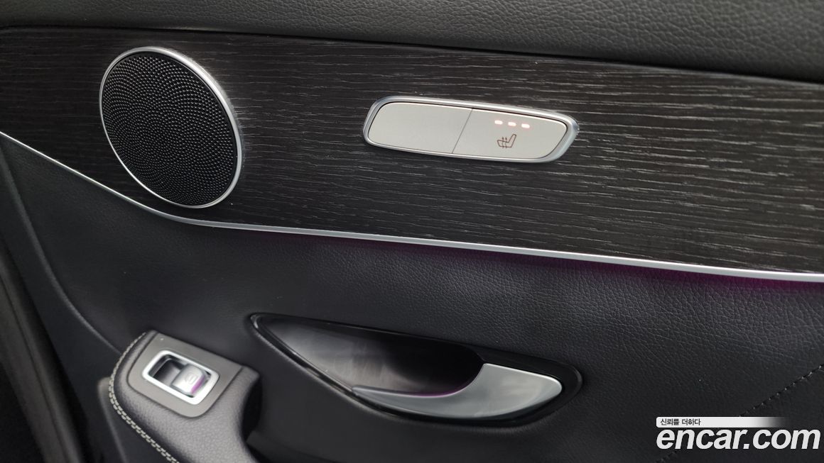 Mercedes-Benz GLC-Class 2021