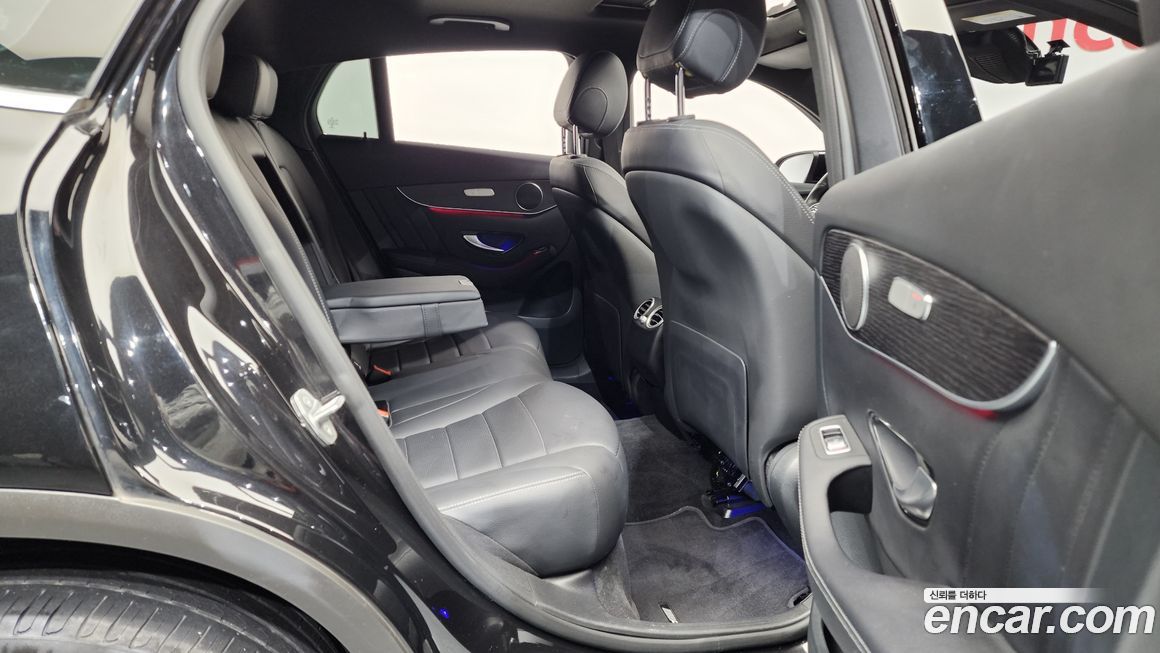 Mercedes-Benz GLC-Class 2021