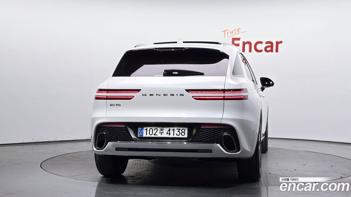 Genesis GV70 2024