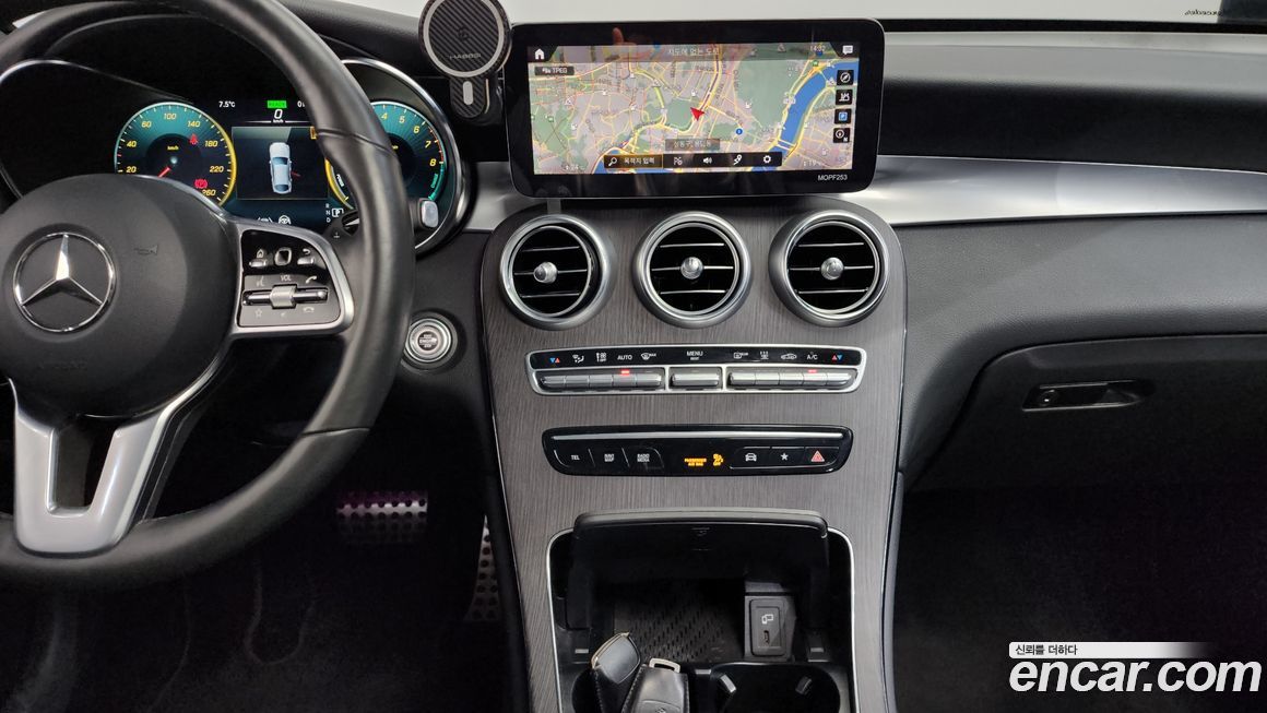 Mercedes-Benz GLC-Class 2021