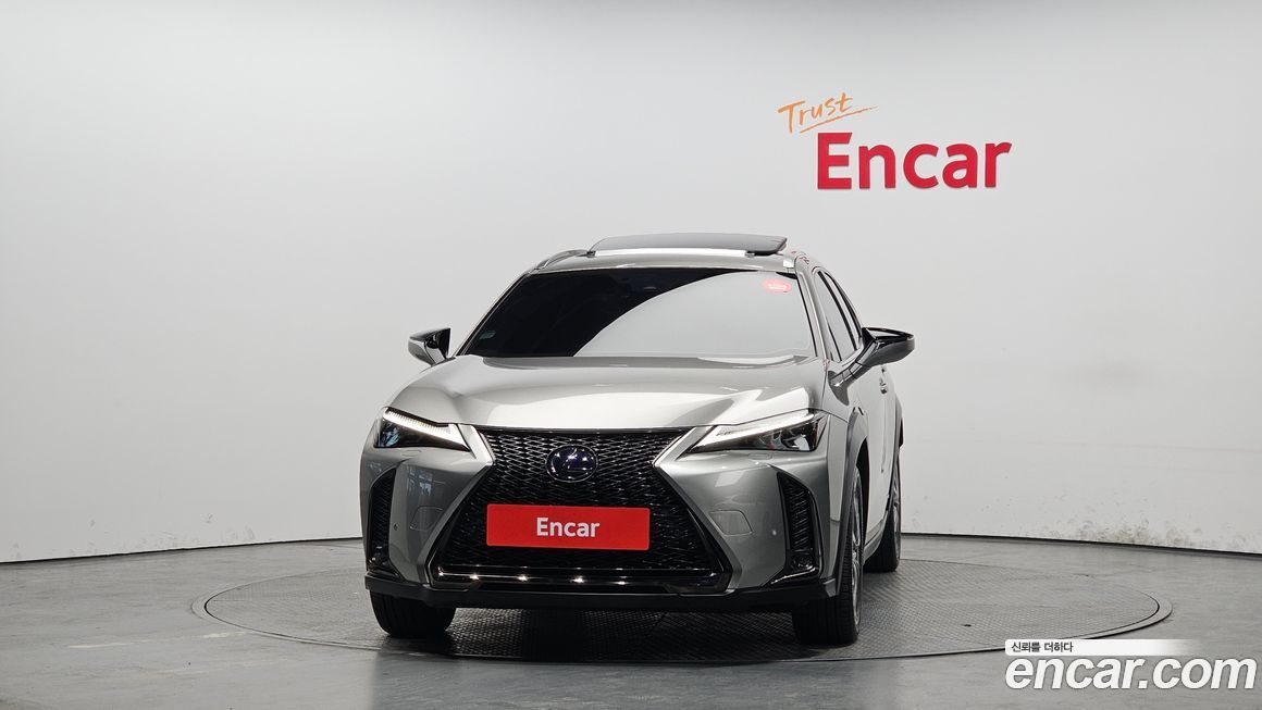 Lexus UX 2021