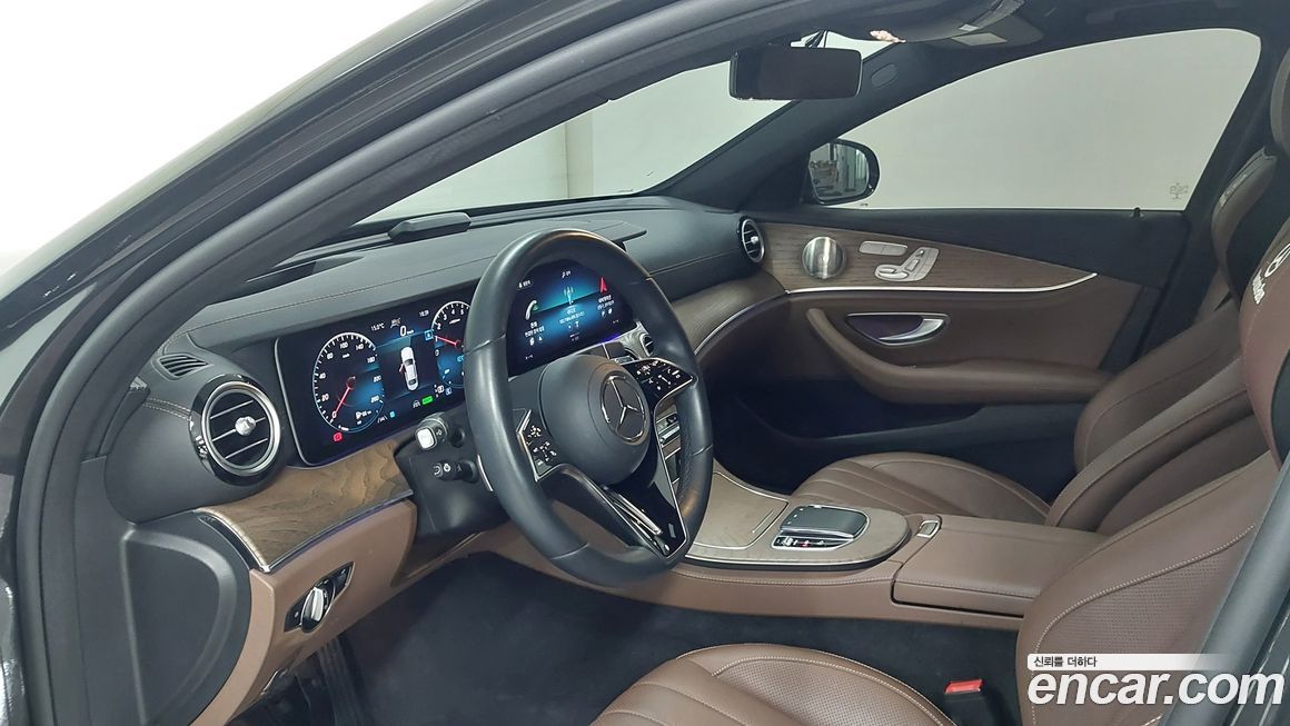 Mercedes-Benz E-Class 2022