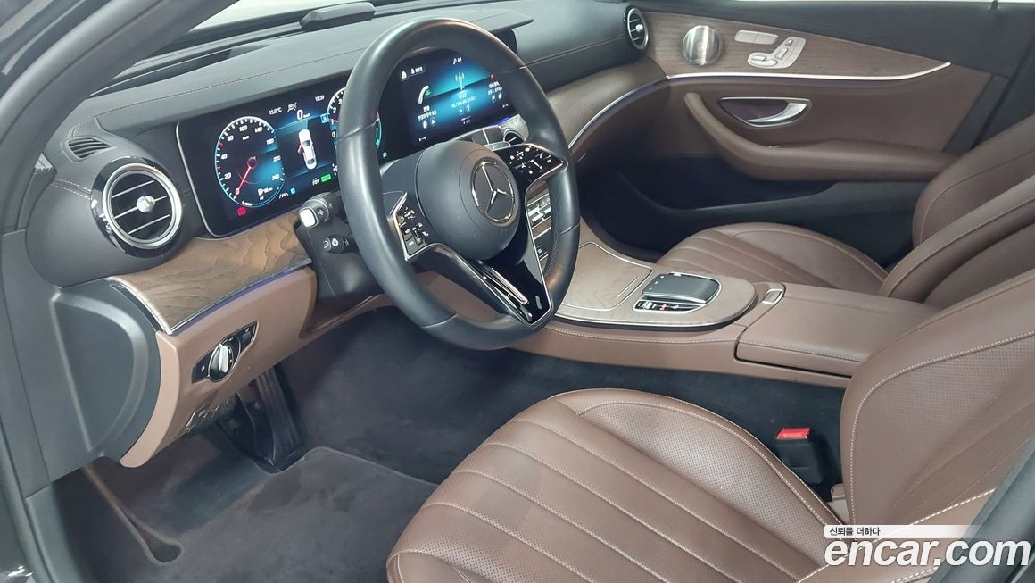 Mercedes-Benz E-Class 2022