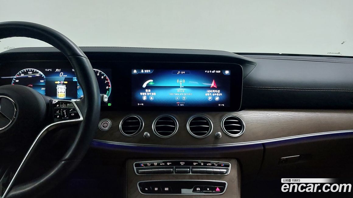 Mercedes-Benz E-Class 2022