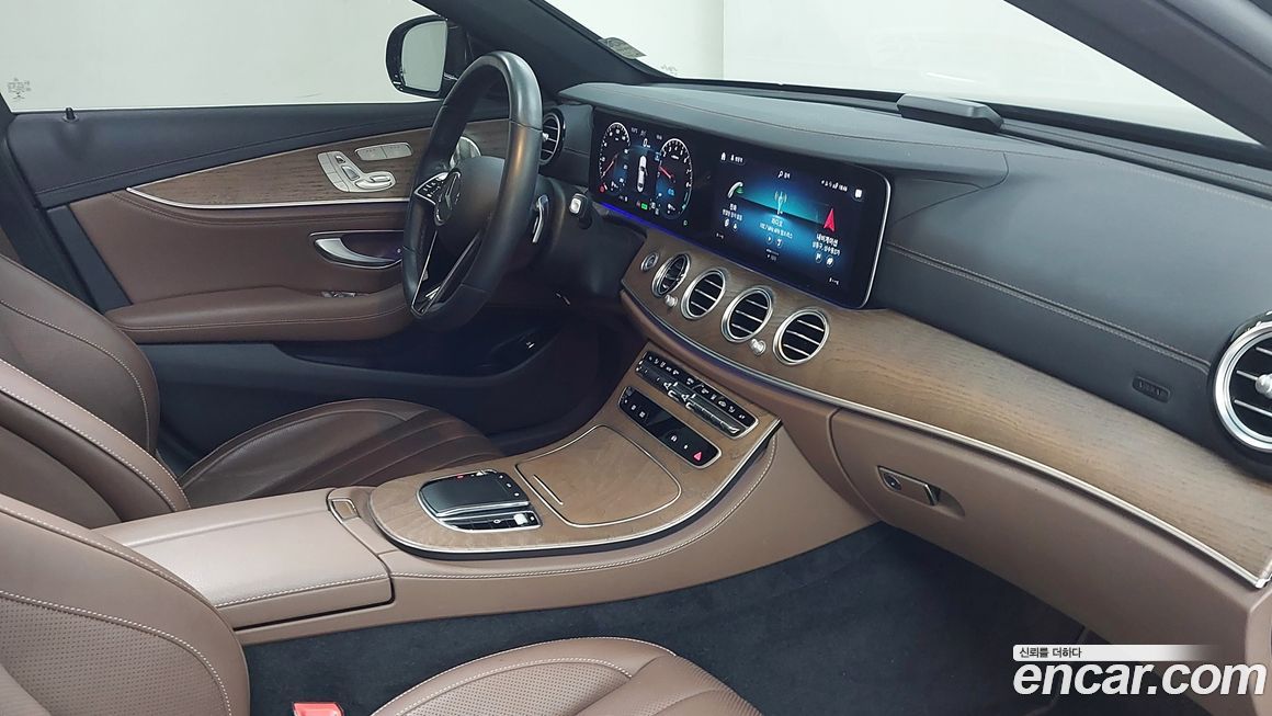 Mercedes-Benz E-Class 2022