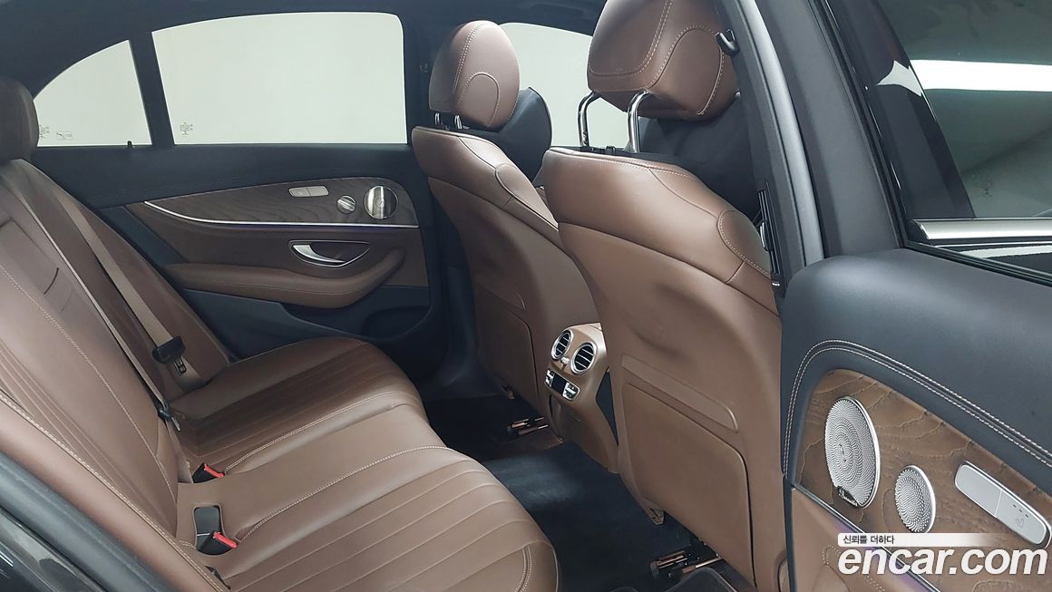 Mercedes-Benz E-Class 2022