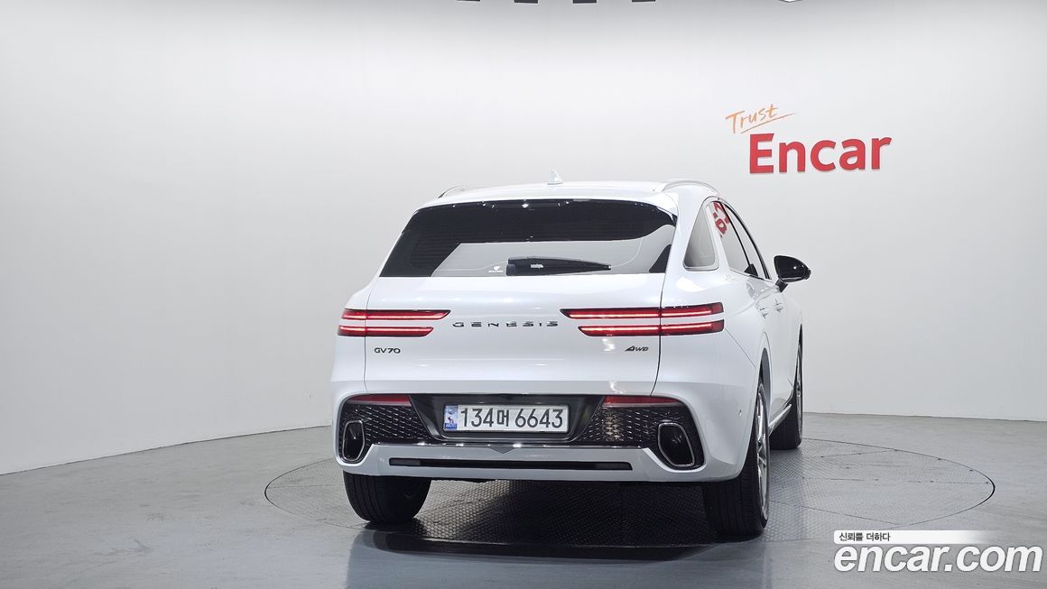 Genesis GV70 2024