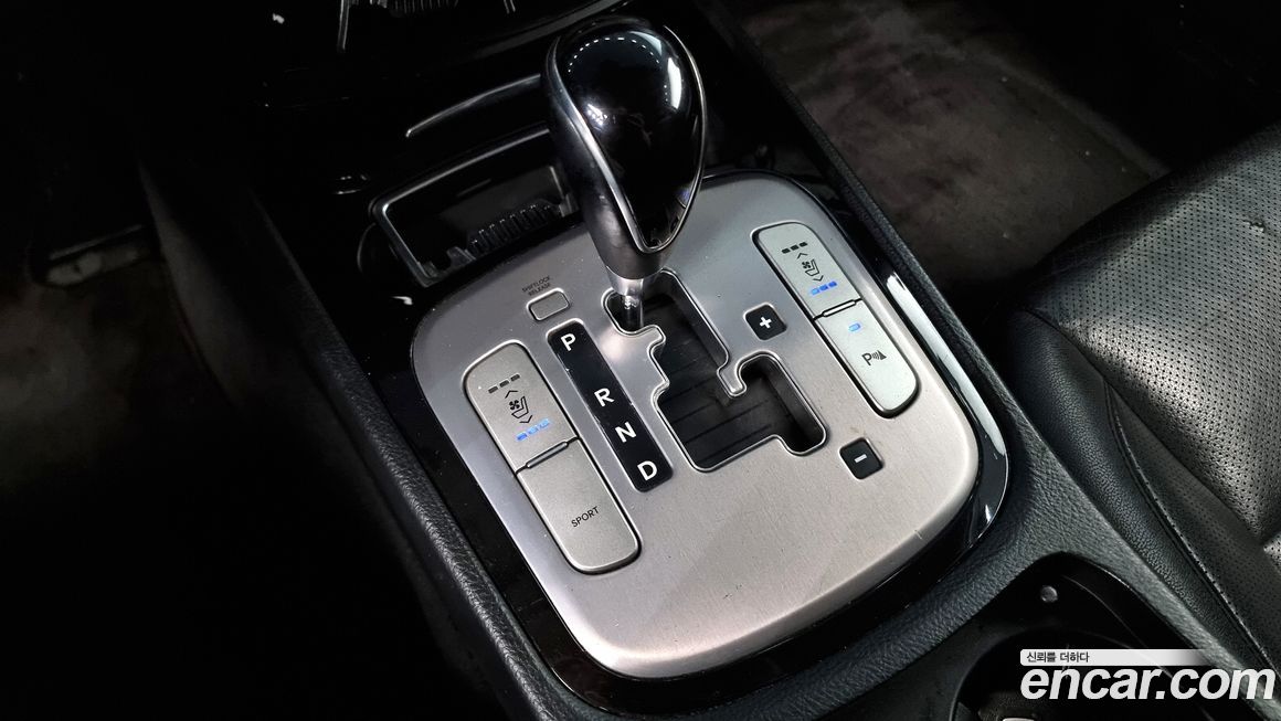 Hyundai Genesis 2012