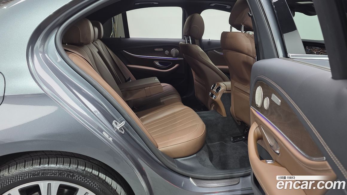 Mercedes-Benz E-Class 2023