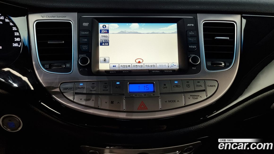 Hyundai Genesis 2012