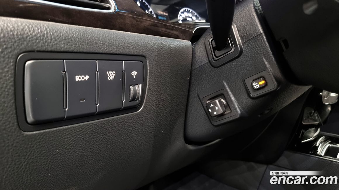 Hyundai Genesis 2012