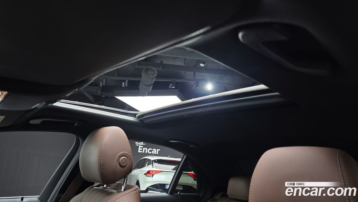 Mercedes-Benz E-Class 2023