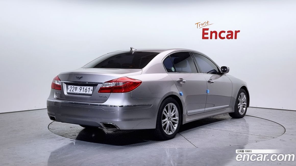 Hyundai Genesis 2012