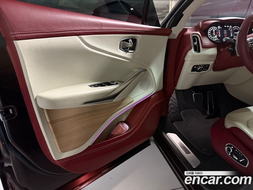 Astonmartin DBX 2022