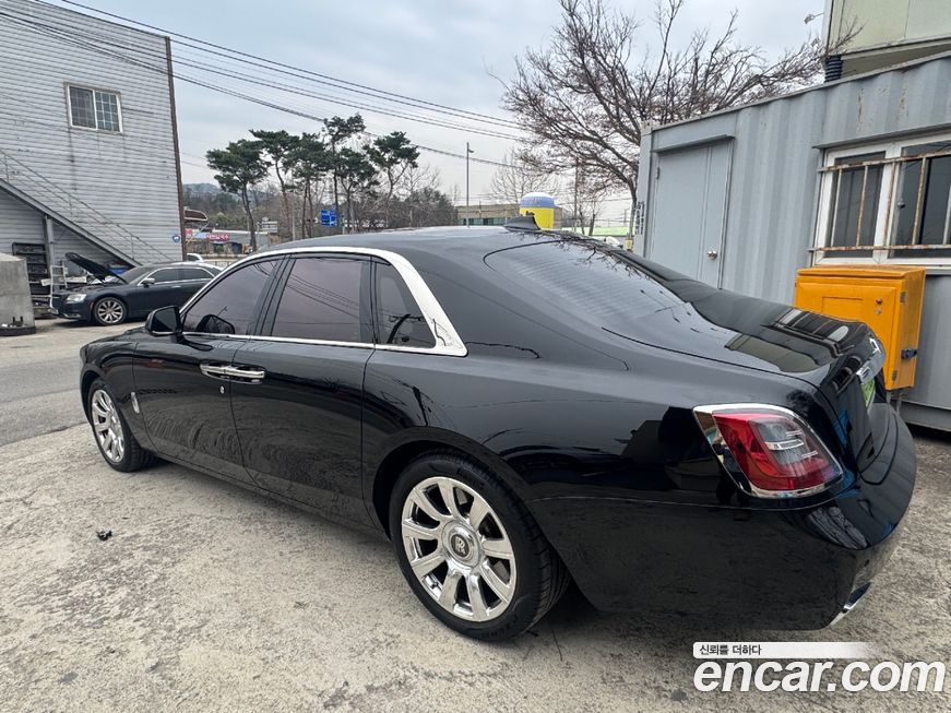 Rolls-Royce Ghost 2023