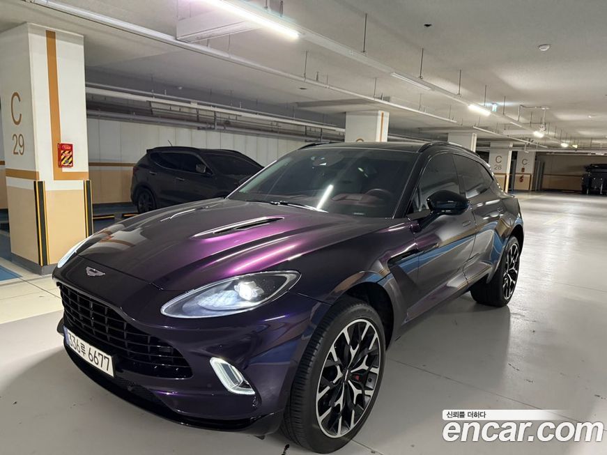 Astonmartin DBX 2022