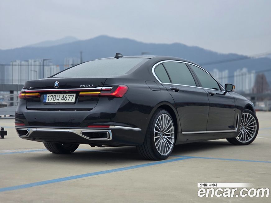 BMW 7-Series 2021