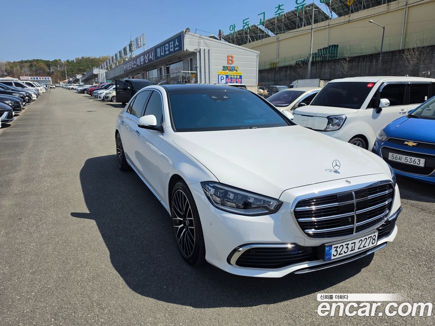 Mercedes-Benz S-Class 2024