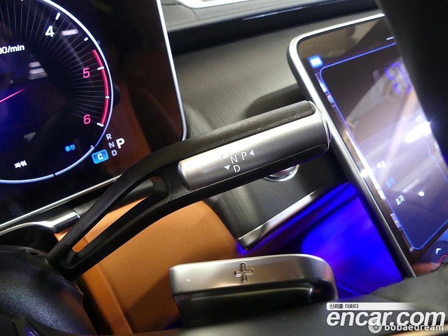 Mercedes-Benz S-Class 2025