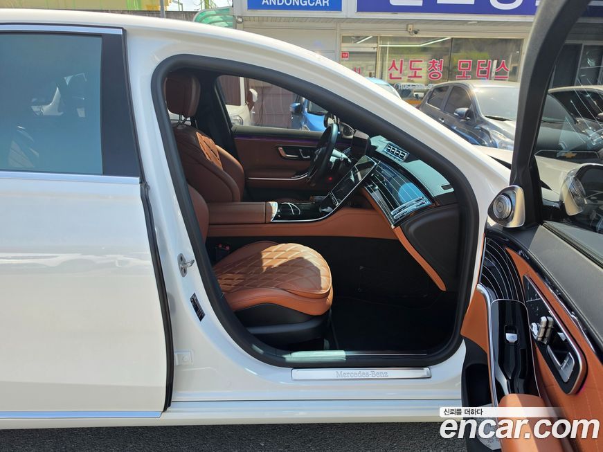 Mercedes-Benz S-Class 2024