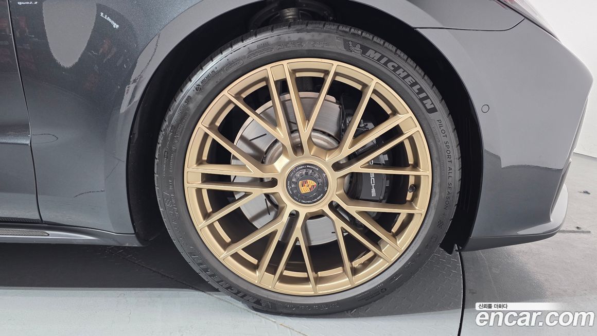 Porsche Panamera 2025