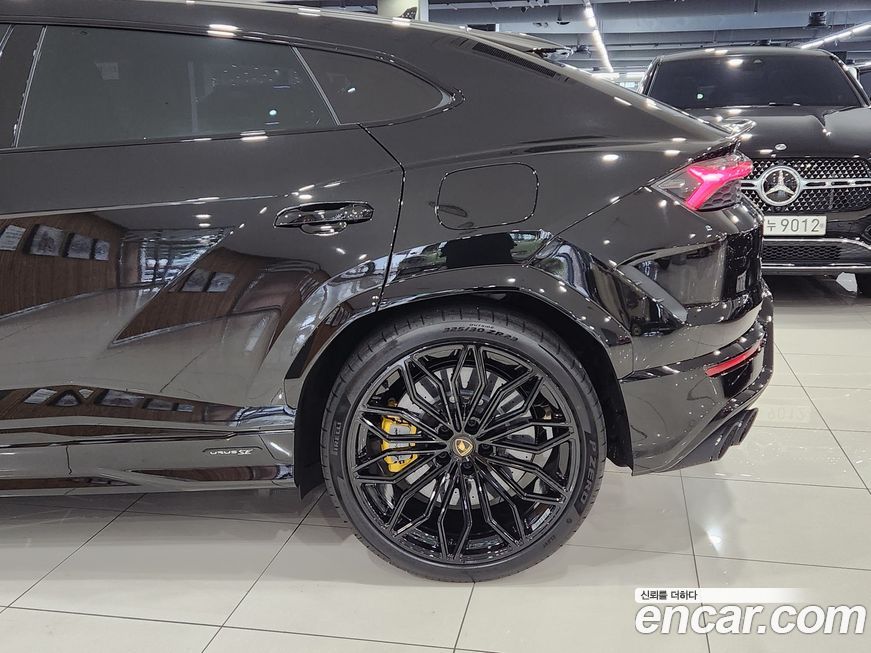 Lamborghini Urus 2025