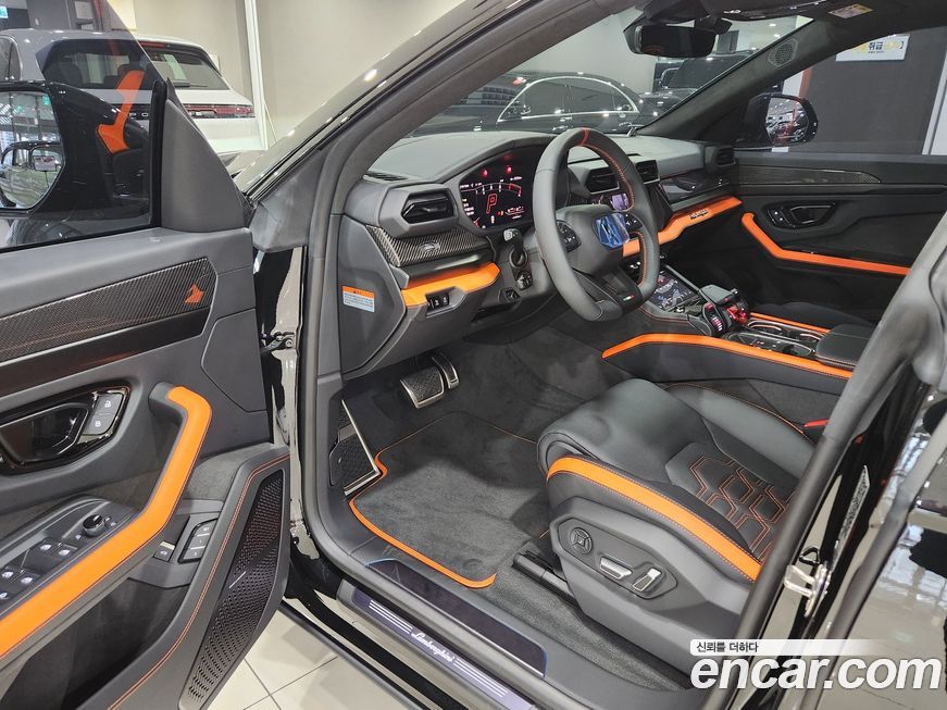 Lamborghini Urus 2025