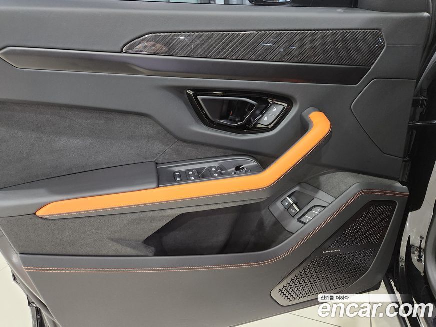 Lamborghini Urus 2025